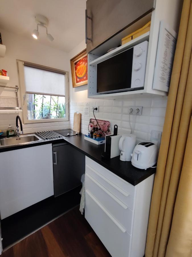 Romantic Tiny House Inside Montmartre Apartment